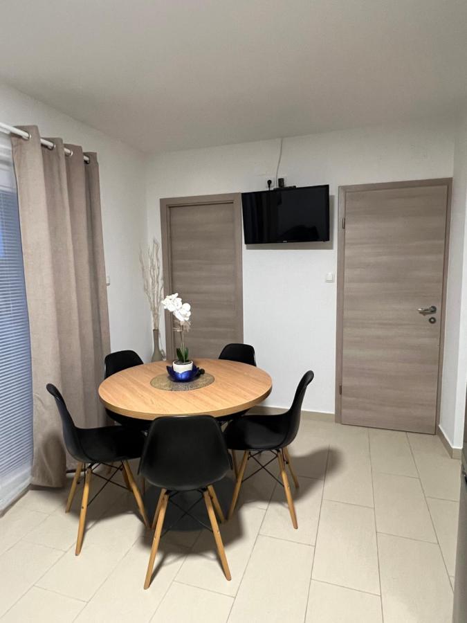 Apartmani Pernjak Mandre Kültér fotó