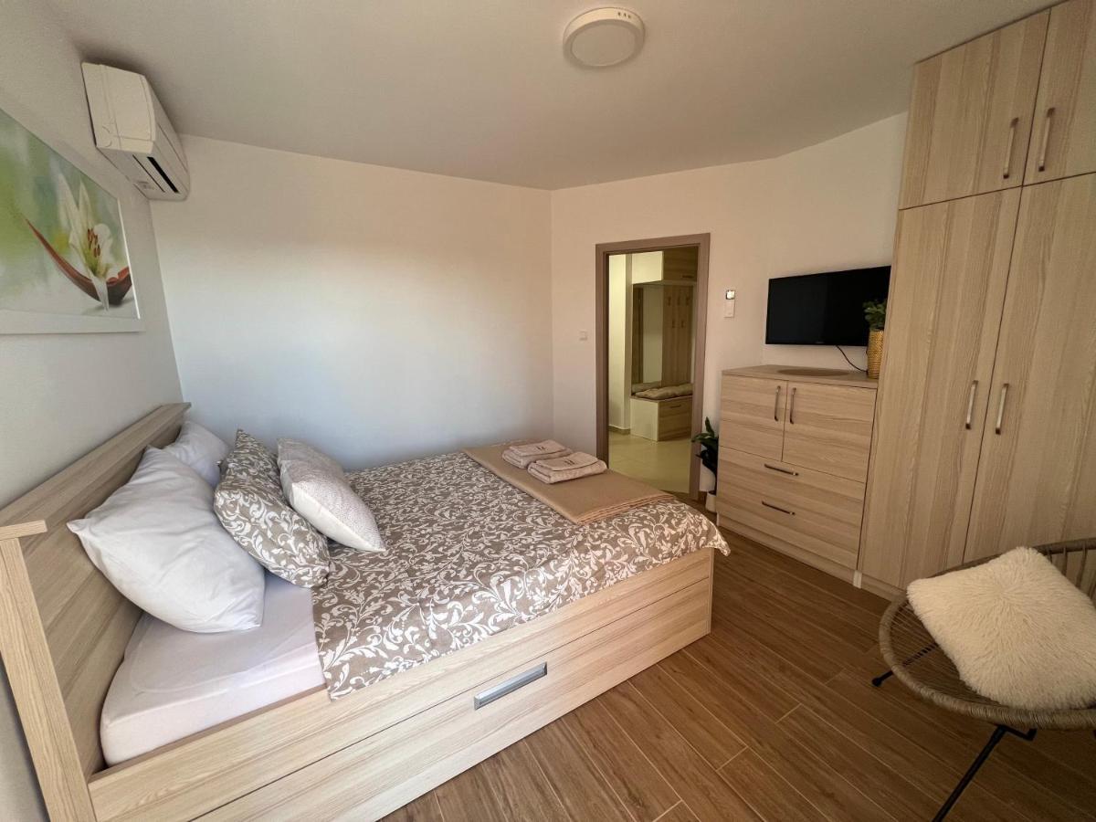 Apartmani Pernjak Mandre Kültér fotó