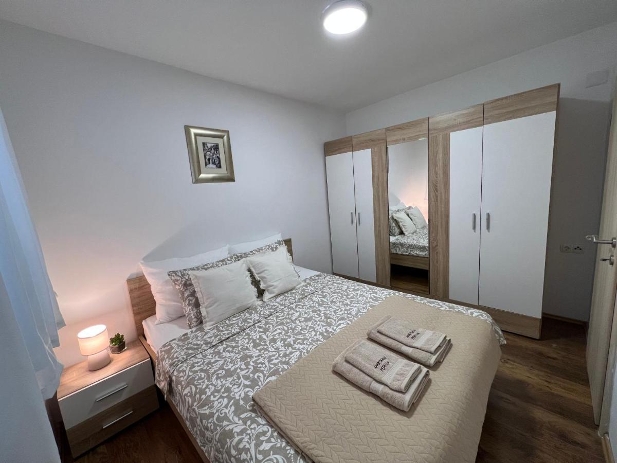 Apartmani Pernjak Mandre Kültér fotó